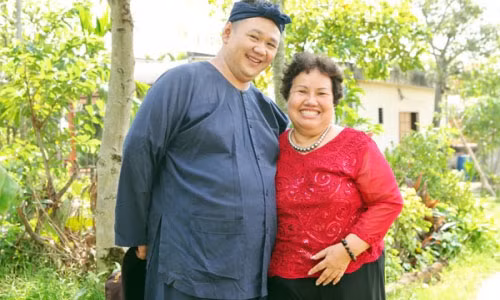 Me Minh Beo soc khi con bi bat vi tan cong tinh duc