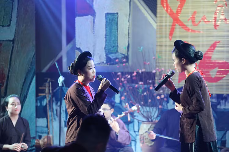 Đêm Xẩm Xuân 16 được chia thành ba phần: xẩm cổ truyền, phiêu cùng những các khúc mang chất liệu xẩm và dân gian, thưởng thức những bài xẩm mới do nhóm Xẩm Hà Thành sáng tác.