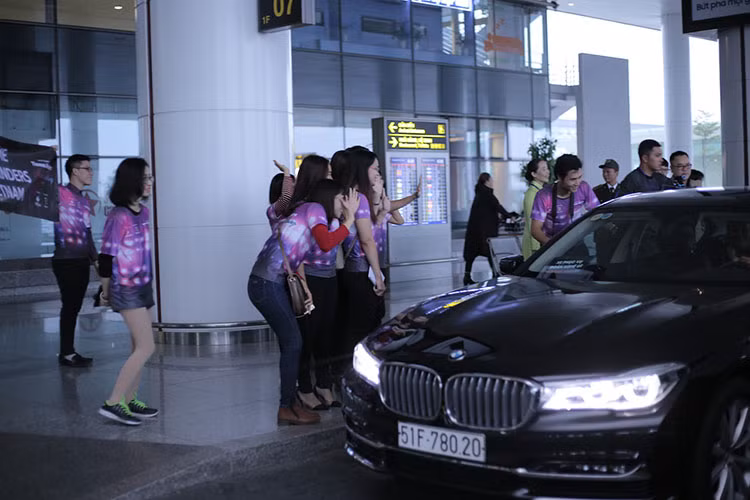 Cũng chính vì sức nóng của Modern Talking nên lẽ ra, ban đầu chỉ có 1 đêm diễn theo dự kiến, nhưng ngay sau đó cơn sốt vé đã giống như một “chảo lửa”, BTC đã quyết định thực hiện 2 đêm diễn mới đủ để đáp ứng hết mong muốn được gặp Thomas Anders của khán giả Việt.