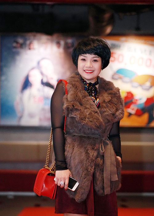 Ca sĩ Ngọc Khuê cũng hào hứng đến thưởng thức phim mới.