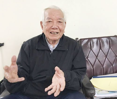 Tai hien Ngay Toan quoc khang chien bang ngon ngu dien anh