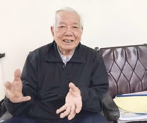 Tai hien Ngay Toan quoc khang chien bang ngon ngu dien anh