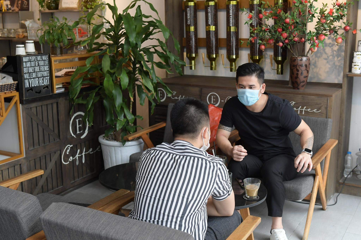 Ha Noi noi long gian cach, cafe sang chanh 