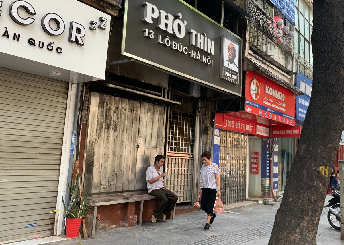 Một số hàng phở nổi tiếng của Hà Nội trên phố Lò Đúc, Hai Bà Trưng, Lê Trọng Tấn… vẫn đóng cửa.