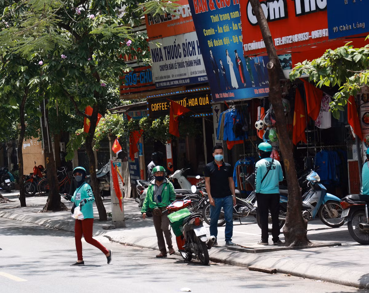 Quan hang do mat mong mo cua lai, shipper kiem 2 tieng bang cho khach ca ngay