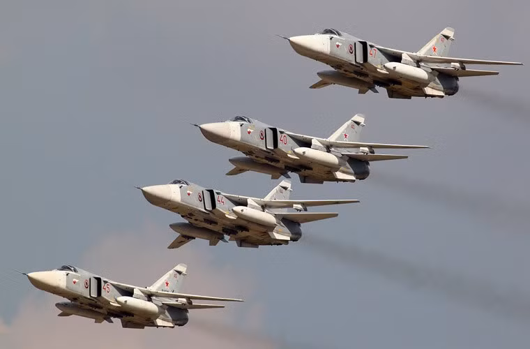 Su-24 là máy bay cường kích chủ lực của Không quân Nga hiện nay. Nó được thiết kế để tấn công các mục tiêu trên mặt đất, mặt biển và cả trên không (nếu cần) với các loại vũ khí đa dạng, tầm bắn từ vài km tới hàng trăm km.