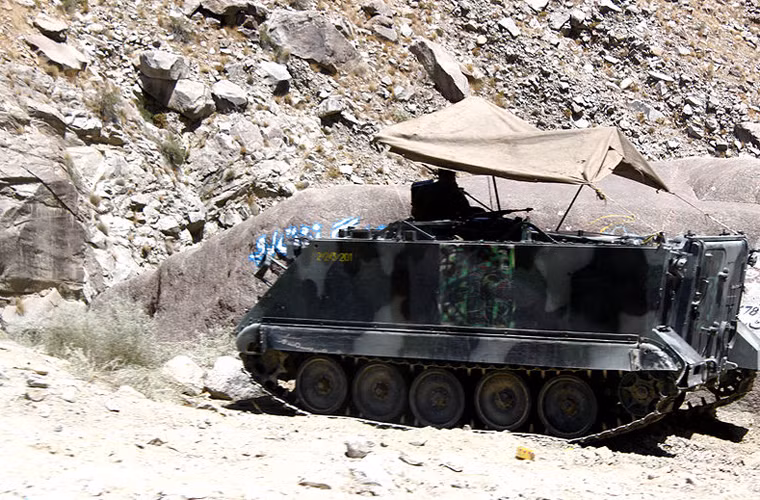 Ngoài ra, Afghanistan còn có trong trang bị 173 xe bọc thép chở quân M113A2, 634 xe bọc thép an ninh M1117 (chủ yếu phù hợp nhiệm vụ tuần tra, trinh sát, cứu thương) và 155 xe bọc thép kháng mình MaxxPro.