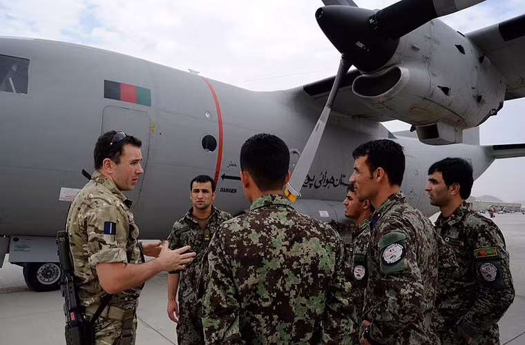 Lực lượng máy bay vận tải cánh bằng chỉ có 40 chiếc với máy bay C-130, PC-12 và Cessna 208.