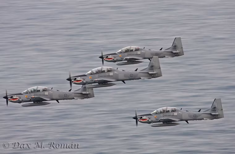 Hiện tại, Afghanistan đang từng bước gây dựng không quân chiến đấu với việc mua 18 máy bay chiến đấu cánh quạt EMB 314 Super Tucano từ Brazil.