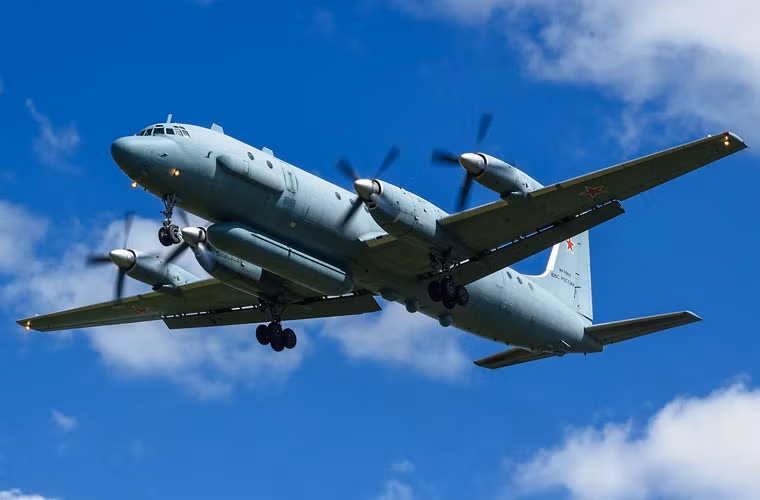 Theo các mạng phương Tây, Il-20M được đưa tới Syria để thực hiện nhiệm vụ thu thập thông tin tình báo, nghe trộm mạng thông tin phiến quân IS, thiết lập "hàng rào chiến tranh điện tử" bao quanh khu vực phiến quân IS chiếm giữ.