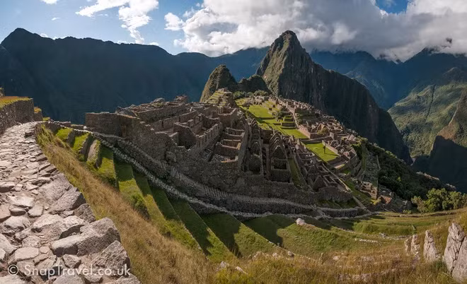 Văn hóa Inca là một trong những nền văn hóa quan trọng nhất ở lục địa Nam Mỹ và đã để lại một di sản hữu hình của các nền văn minh tiền Colombo trên lãnh thổ mà ngày nay chúng ta biết đến như Ecuador, Peru, Bolivia, Chile và Argentina.