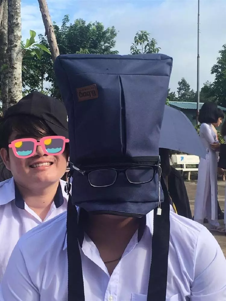 Thủ thuật ngụy trang ngủ mà không sợ bị phát hiện. &gt;&gt;&gt; Mời độc giả xem thêm video Khai giảng năm học mới 2021 - 2022: Một năm học đầy thách thức: