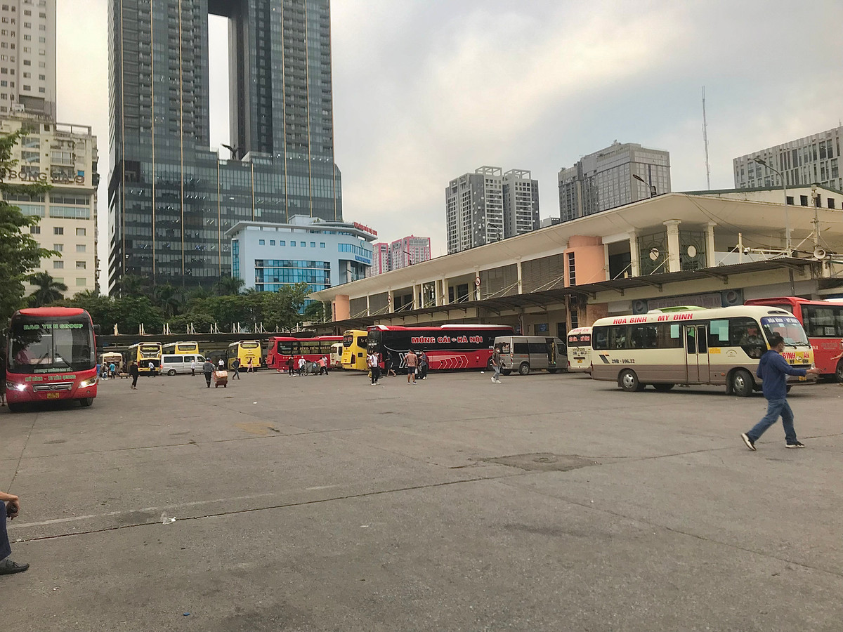 ... nhưng thời điểm này Bến xe khá vắng so với dự báo.