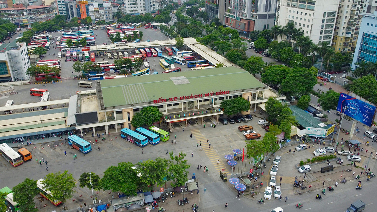 Ghi nhận của PV lúc 16h chiều 31/8 tại bến xe khách Mỹ Đình (TP Hà Nội), lượng khách không đông như mọi năm.