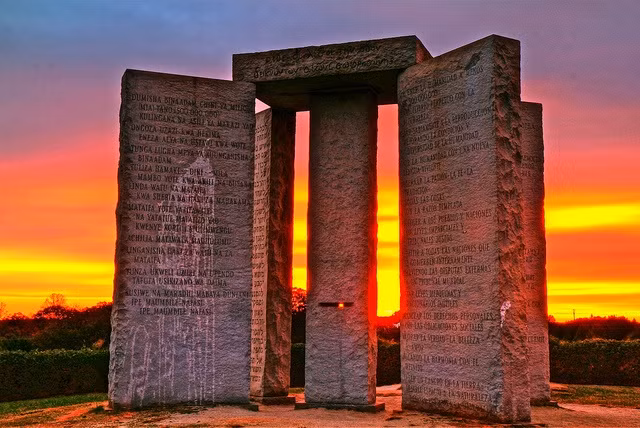 Người đàn ông tự xưng là "R. C. Christian" đại diện cho cả một nhóm vô danh tin rằng, nền văn minh nhân loại sắp tự hủy diệt, vì vậy, họ quyết định để lại chỉ dẫn cho những ai còn lại trên Trái đất.