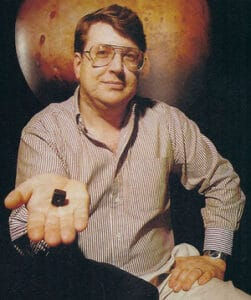 Mục tiêu ban đầu là tạo ra một hệ thống camera tốt hơn, rẻ hơn và hiệu quả hơn cho tàu vũ trụ, nhưng công nghệ này đã nhanh chóng lan rộng khắp thế giới. 