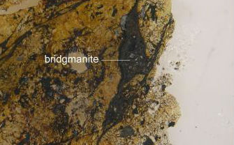 Để làm được điều này, các chuyên gia đã nghiên cứu khả năng dẫn nhiệt của một khoáng chất có tên là Bridgmanite (khoáng chất nhiều nhất trên Trái đất nằm dưới lớp manti). Những khoáng sản này tạo nên một phần của lớp phủ rắn tiếp xúc trực tiếp với phần lõi nóng chảy.