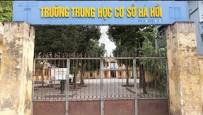  Học sinh lớp 9 đánh bạn chấn thương sọ não: Ngày 22/9, Sở Giáo dục và Đào tạo TP Hà Nội cho biết Sở đã yêu cầu Phòng GD&amp;ĐT huyện Thường Tín khẩn trương xem xét, xác minh, xử lý đúng quy định đối với thông tin phản ánh học sinh Trường THCS Hà Hồi (huyện Thường Tín) bị bạn đánh gây chấn thương. Theo báo cáo của Hiệu trưởng trường THCS Hà Hồi, vào giờ ra chơi tiết 2 (khoảng 9h10 - 9h25) ngày 16/9, em N.T.H. (lớp 9A1) lên khu phòng học bộ môn chơi thì em Đ.Đ.A. (lớp 9A3) không cho lên. Sau đó, 2 học sinh có lời qua tiếng lại với nhau, dẫn tới việc em A. đánh em H. Đến tối ngày 16/9, kết quả chụp chiếu của em H. cho thấy em bị chấn thương sọ não bầm tụ 2 bên.