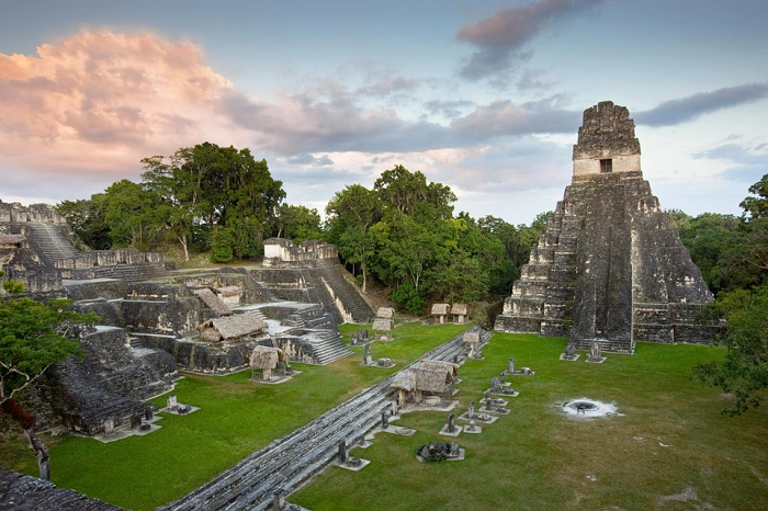  3. Lưu vực Mirador và công viên quốc gia Tikal, Guatemala (Trung Mỹ): Là nơi có những di tích bí ẩn của nền văn minh Maya cổ xưa. Tuy nhiên, nạn khai quật bất hợp pháp để tìm kho báu và đốt rừng đe dọa tới sự tồn tại của điểm đến lịch sử này. (Ảnh: National Geographic). 