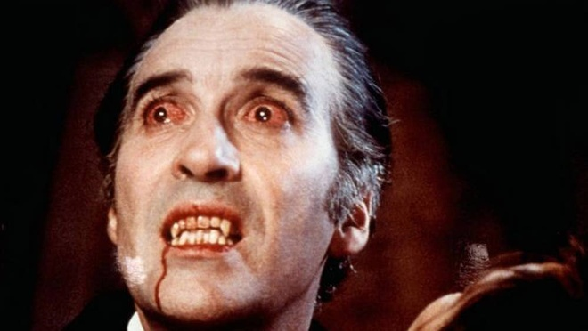 Ban đầu, người ta cho rằng hồn ma Doggett đang ám ngôi nhà. Nhưng đến khi cải tạo nghĩa trang khu vực năm 1845, thì người ta tìm thấy xác của Doggett vẫn nguyên dạng dù chôn đã lâu. Điều kì lạ là đôi chân hắn bị buộc vào với nhau bằng sợi dây nơ vàng và không hề bị phân hủy. Lúc này, người dân làng đều cho rằng Doggett chính là ma cà rồng.