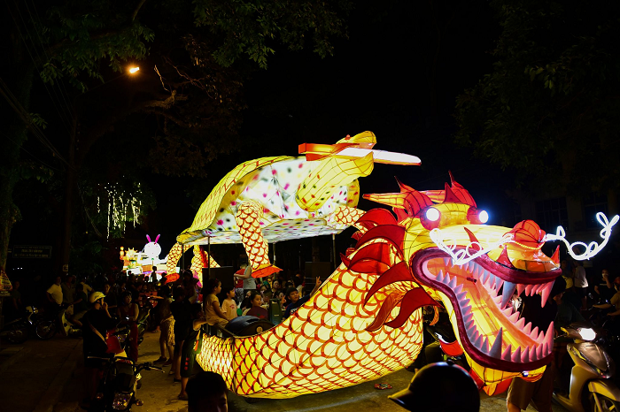 Mô hình "Thuyền rồng, rùa ngậm gươm".