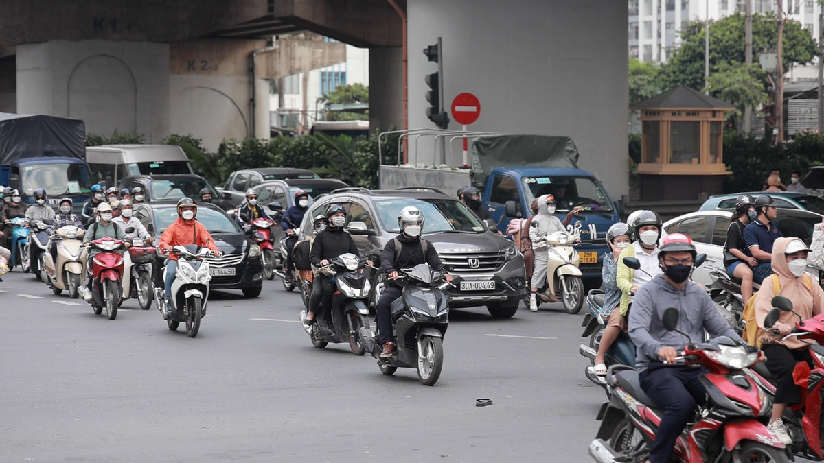 Lượng phương tiện di chuyển vào Thủ đô tăng gấp 4 lần so với ngày thường.