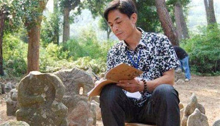 Dựa vào các ký tự được tìm thấy trên các bức tượng, các chuyên gia suy đoán rằng, trước thời Càn Long, núi Guizai là một nơi tế lễ quy mô lớn. Người xưa rất coi trọng các nghi thức hiến tế trong nhiều thế hệ.