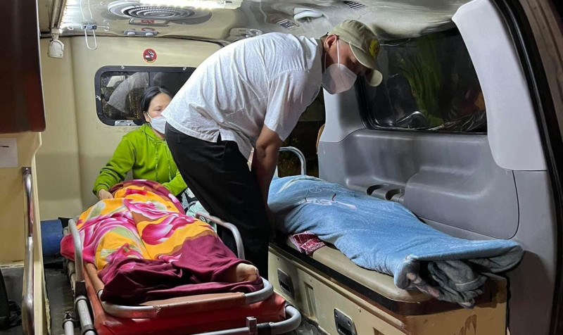  Đi bắt cá, 2 bé gái đuối nước thương tâm: Sáng 19/9, UBND xã Phước Lại, huyện Cần Giuộc, Long An cho biết, chiều 18/9. Hai em Dương Ngọc Hương (12 tuổi, học lớp 7), Nguyễn Thị Ngọc Như (11 tuổi, học lớp 6, trường Nguyễn Thị Một), sống cùng ấp Lũy, xã Phước Lại, huyện Cần Giuộc rủ nhau đi ra khu vực đầm nuôi tôm cách nhà hơn 100 mét để mò tôm, bắt cá. Tuy nhiên do thời tiết xấu, đường trơn trượt đã khiến 2 em trượt chân xuống dòng nước sâu, gây nên vụ tai nạn. Sau khi vụ việc xảy ra, chính quyền đã đến thăm hỏi, động viên, chia buồn với gia đình hai cháu bé, đồng thời hỗ trợ mỗi gia đình 2 triệu đồng.