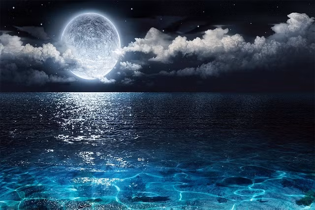 Mặt Trăng của chúng ta sẽ trải qua những thay đổi lớn về lực thủy triều. Lực hấp dẫn khổng lồ đủ mạnh để xé toạc Mặt Trăng thành những mảnh cực nhỏ.