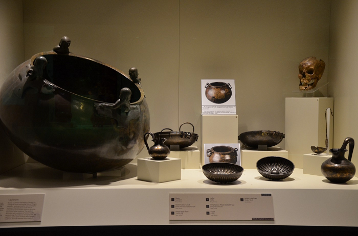 Dưới sự trị vì của Midas, kinh tế Phrygia phát triển lớn mạnh và có thêm 2 thành phố Midaeium (thành phố được Midas đặt theo tên mình) và Angora. Midas cũng giúp Phrygia thiết lập quan hệ ngoại giao với một số vương quốc ở phía tây Tiểu Á nhằm thông thương với nước ngoài bằng đường biển qua Địa Trung Hải.