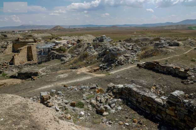 Năm 705 TCN, quân Cimmerian tập hợp lại và tấn công Phrygia. Những chiến binh của Cimmerian nhanh chóng chiếm được Phrygia.