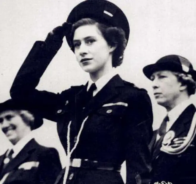 Công chúa Elizabeth từ thuở trẻ đã xinh đẹp, thần thái hơn người. 