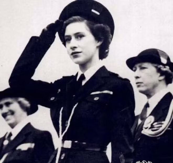 Công chúa Elizabeth từ thuở trẻ đã xinh đẹp, thần thái hơn người. 