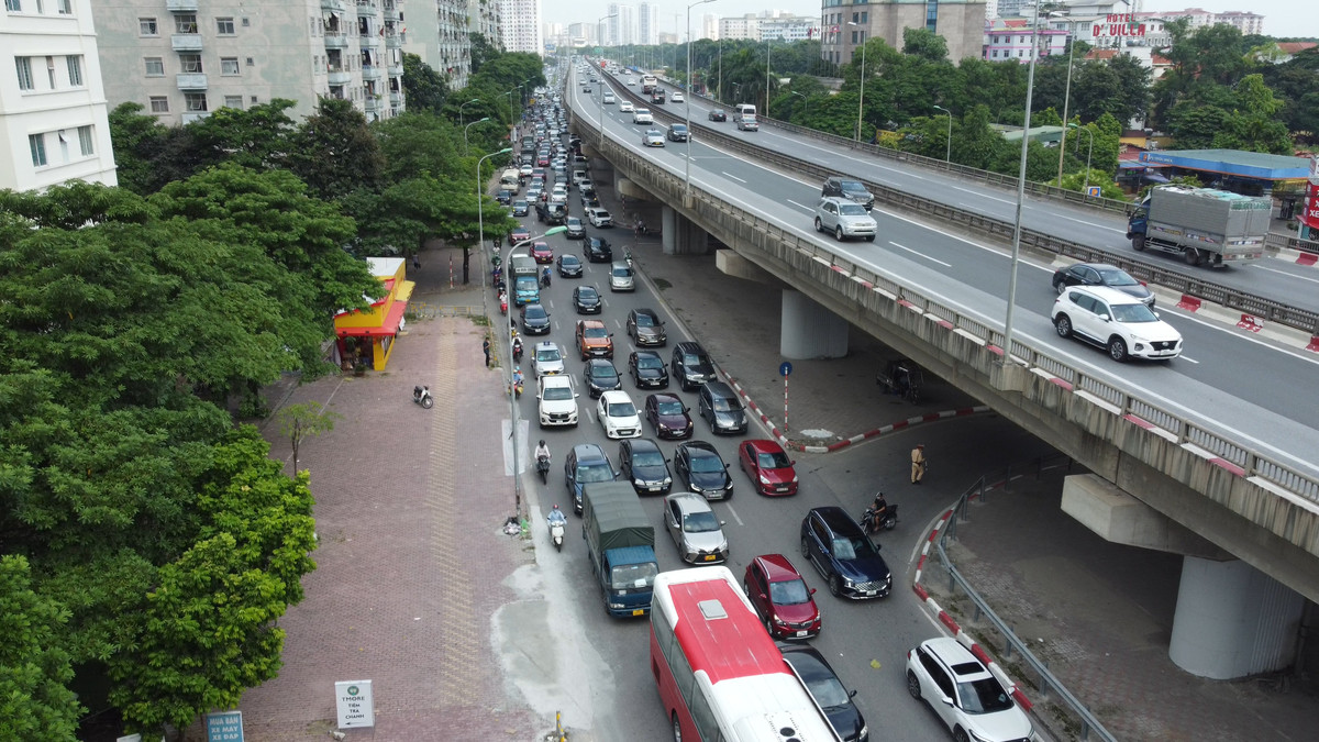 Mật độ giao thông tăng cao.