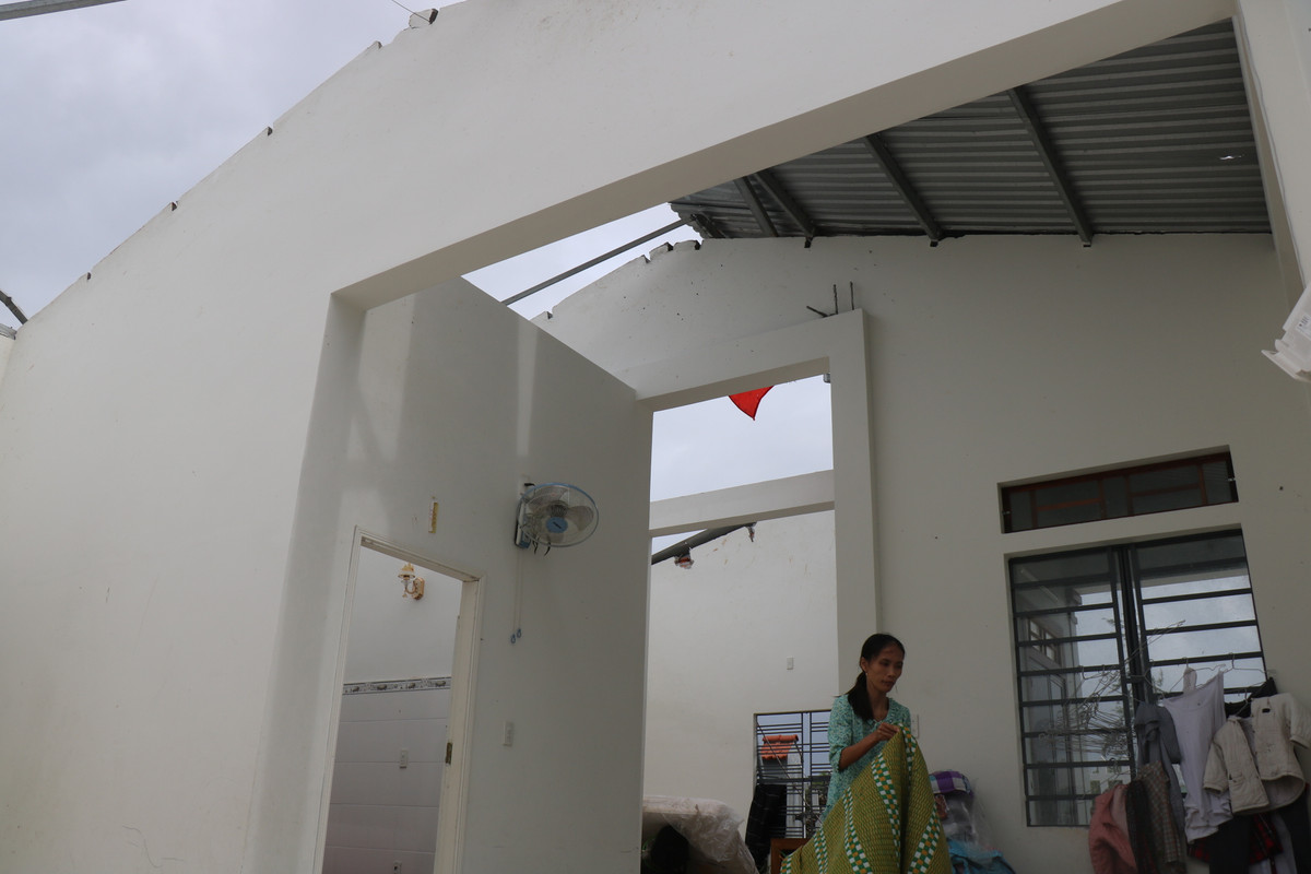 Xot xa nhung ngoi nha khong ven nguyen sau bao Noru-Hinh-2