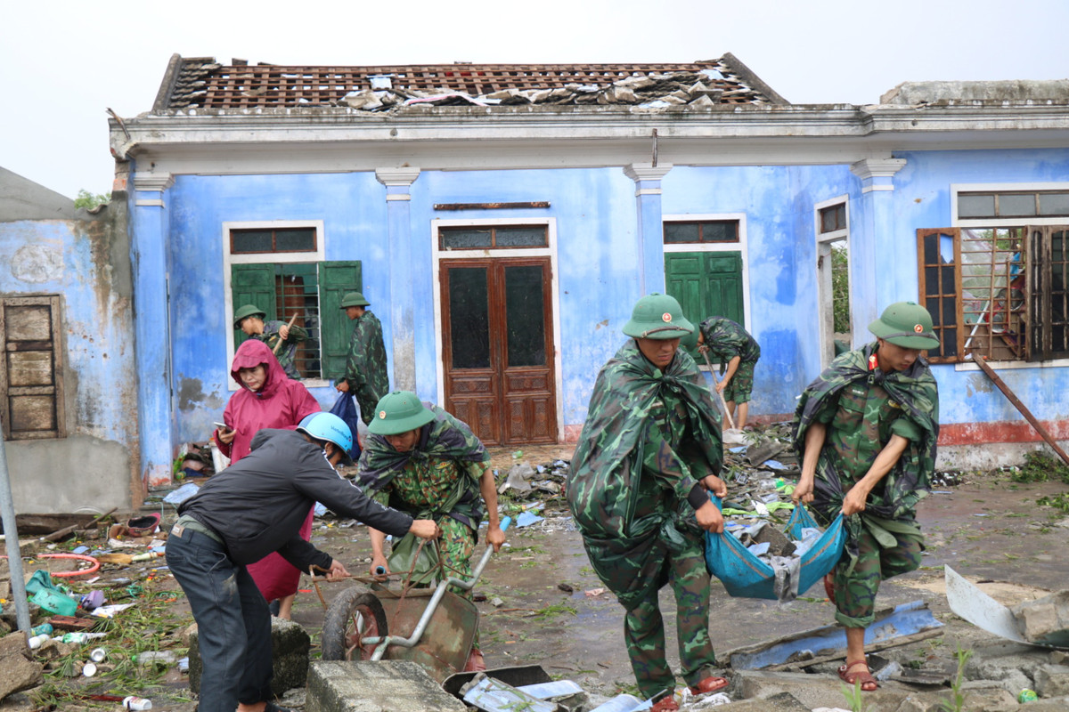 Xot xa nhung ngoi nha khong ven nguyen sau bao Noru-Hinh-4
