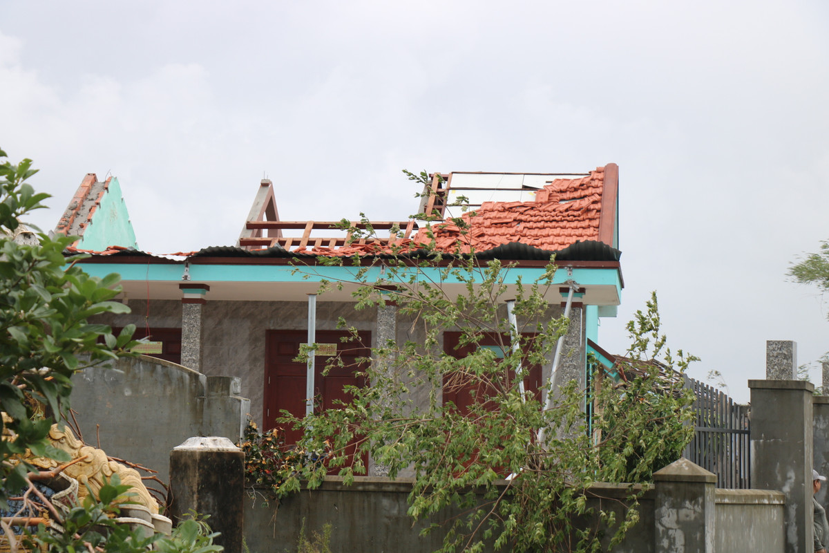 Xot xa nhung ngoi nha khong ven nguyen sau bao Noru-Hinh-6