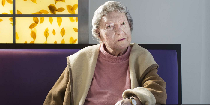  2. Marthe Gautier: Năm 1958, bà phát hiện ra những người mắc chứng Down có thêm một nhiễm sắc thể. Năm 2014, bà Marthe Gautier kể lại với tạp chí Science rằng khi đó do chỉ sở hữu kính hiển vi công suất thấp nên bà không thể xác định chính xác nhiễm sắc thể này là gì. Do vậy, bà đã “ngây thơ” đưa các trang trình bày của bản thân cho nhà di truyền học Jerome Lejeune.