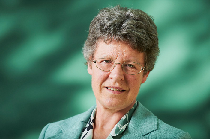  4. Jocelyn Bell Burnell: Nhà vật lý thiên văn người Anh Jocelyn Bell Burnell đã phát hiện ra các sao xung vô tuyến đầu tiên khi bà còn là sinh viên sau đại học vào năm 1967. Nhưng chính người giám sát luận án của bà và một nhà thiên văn học nam khác đã đoạt giải Nobel Vật lý năm 1974 cho phát hiện này.