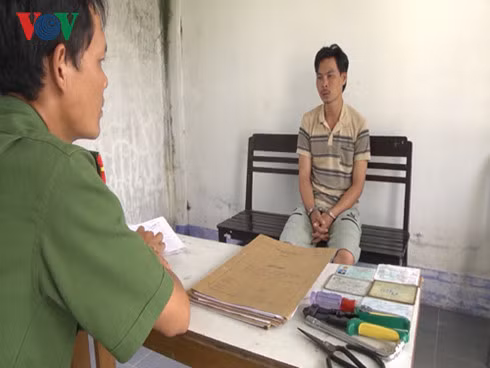 Đối tượng Phan Văn Toàn tại cơ quan Công an.