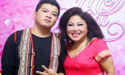 Siu Black và con trai đi thi game show. Ảnh: Khang.