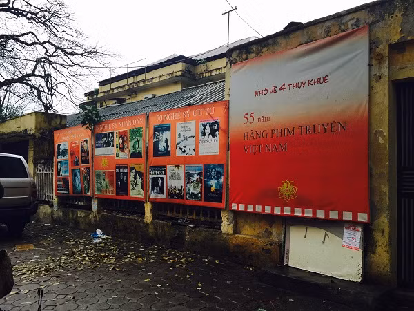 Tuy nhiên, mới đây nhất, Thủ tướng Chính phủ đã có chỉ đạo rà soát lại toàn bộ quá trình cổ phần hóa Hãng phim truyện Việt Nam (VFS), giao Bộ Tài chính có trách nhiệm nghiên cứu, sửa đổi quy định để bán đấu giá quyền sử dụng đất tại các khu đất vàng do DNNN nắm giữ.