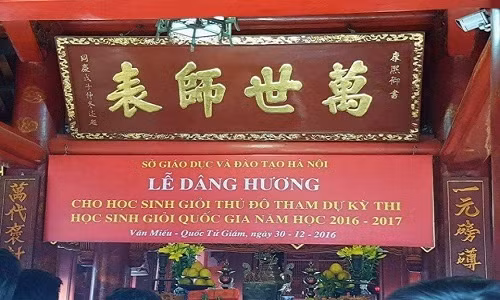 Dòng chữ gây bức xúc cho dư luận.