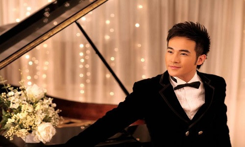 Ca sĩ Minh Quân muốn đưa "bún mắng, cháo chửi" vào Táo quân năm 2017.