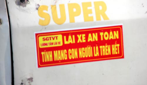 Xuat hien logo tuyen truyen, nghi bien tuong cua “xe vua”?-Hinh-7