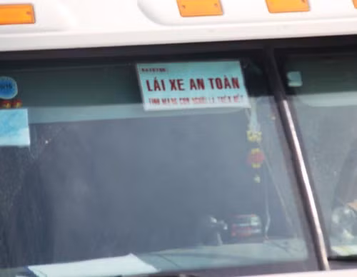 Xuat hien logo tuyen truyen, nghi bien tuong cua “xe vua”?-Hinh-5