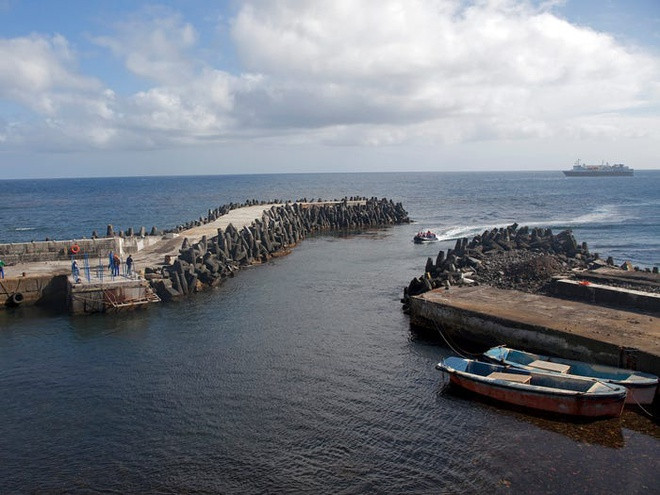 Hầu hết khách du lịch đến đây đều chọn phương án đi tàu thủy từ cảng ở thành phố Cape Town. Chuyến hải trình thường kéo dài khoảng 6 ngày. Ảnh: Getty.