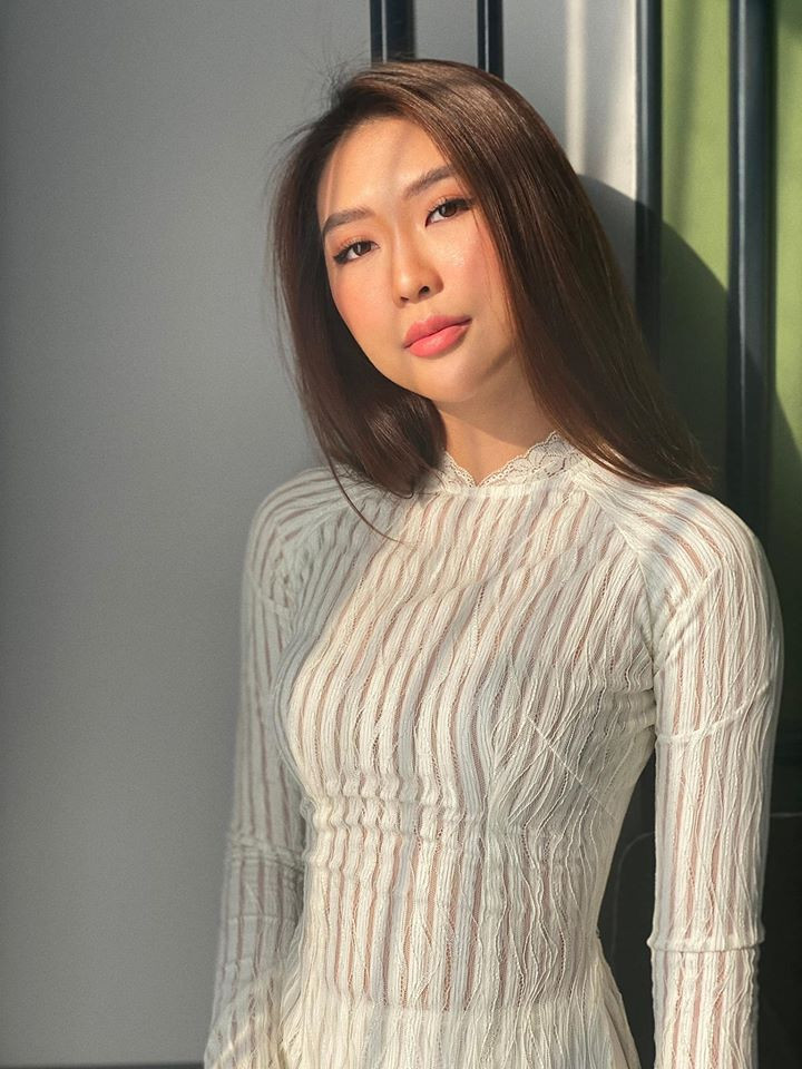 Được biết, Hoa hậu Sắc đẹp Châu Á 2017 đã rất vất vả tập luyện để có được vòng eo 53cm thon gọn.