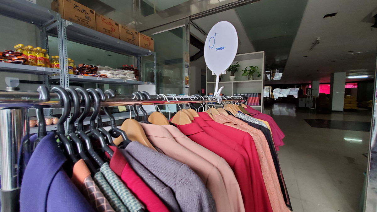 Mỗi người đến siêu thị 0 đồng đều được chọn 5 sản phẩm khác nhau với tổng giá trị cho mỗi lần trong giới hạn 100.000 đồng. Ngoài ra, mỗi người sẽ được “mua sắm 0 đồng” tối đa 2 lần/tuần (từ thứ 2 đến thứ 6 hàng tuần, trừ ngày lễ, Tết).