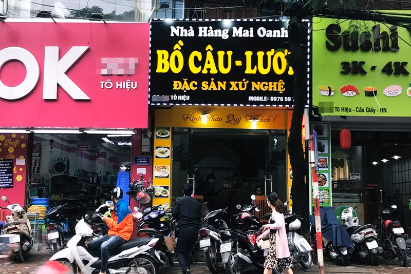 Trước đó, chiều 22/3, Chủ tịch TP Hà Nội Nguyễn Đức Chung đã chỉ đạo các quận, huyện được nới lỏng dần quy định về giãn cách xã hội và hoạt động kinh tế, tuy nhiên một số lĩnh vực kinh doanh vẫn phải thực hiện nghiêm Chỉ thị 15 và 16 của Chính phủ. Theo Chủ tịch TP Hà Nội, từ 0h ngày 23/4, trừ huyện Mê Linh và Thường Tín tiếp tục thực hiện nghiêm Chỉ thị 16, các nơi còn lại trên địa bàn thành phố sẽ nới lỏng dần quy định về giãn cách.